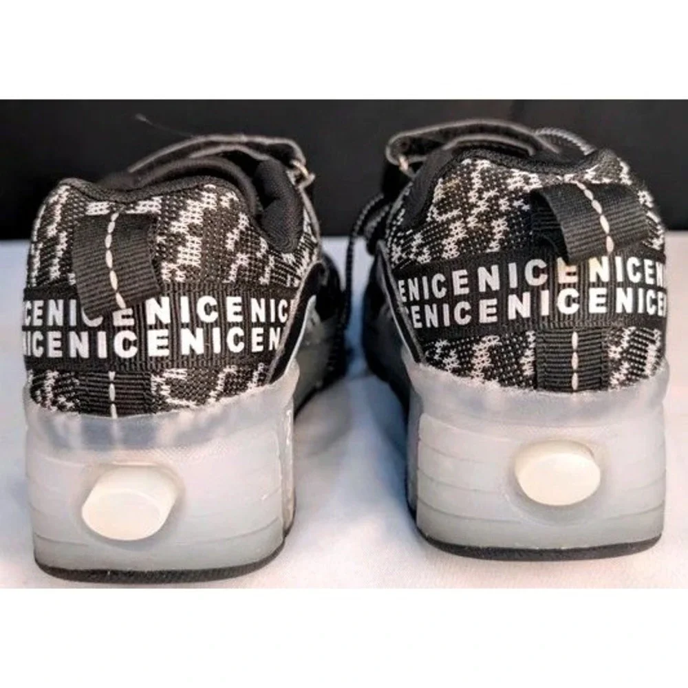 SD SPEED Roller Shoes Kids EU 33 Black White Retractable Wheel Skate Sneakers